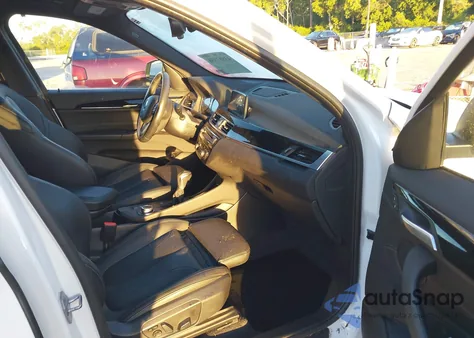 2018 BMW X1 xDrive28I из США, поврежденный, VIN WBXHT3C3XJ5L30737